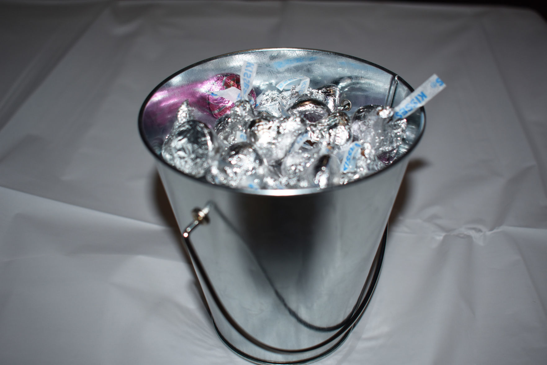 Bucket of kisses